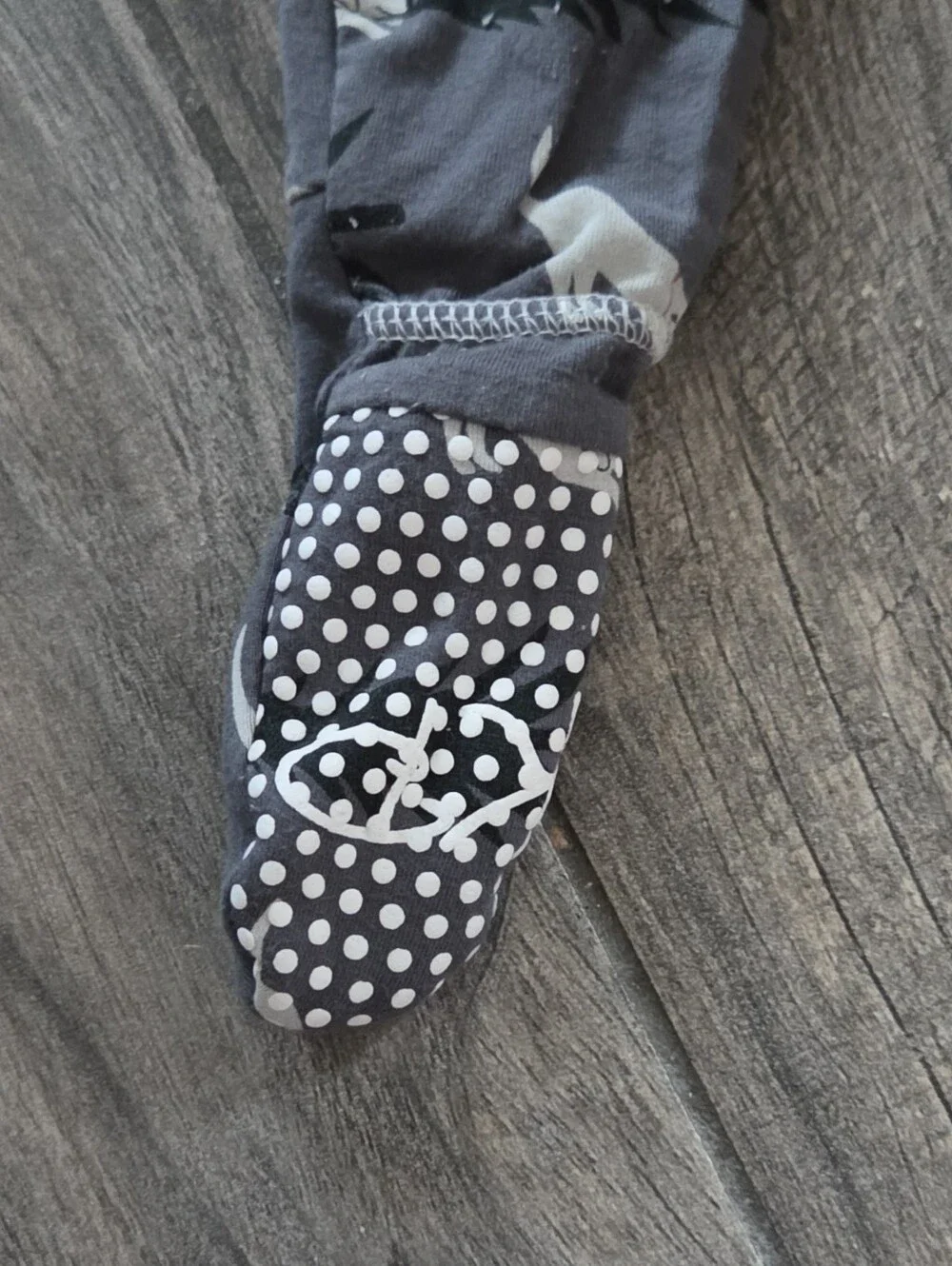 Kickee Pants VGUC 3-6 Months Gray Christmas Tree Dog Print Footie Romper